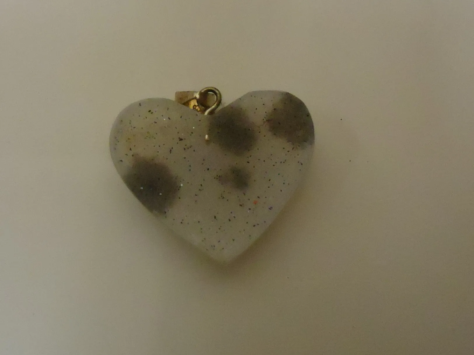 Designer Fashion Pendant Heart Faux Gemstone Female Adult Grays -- Used