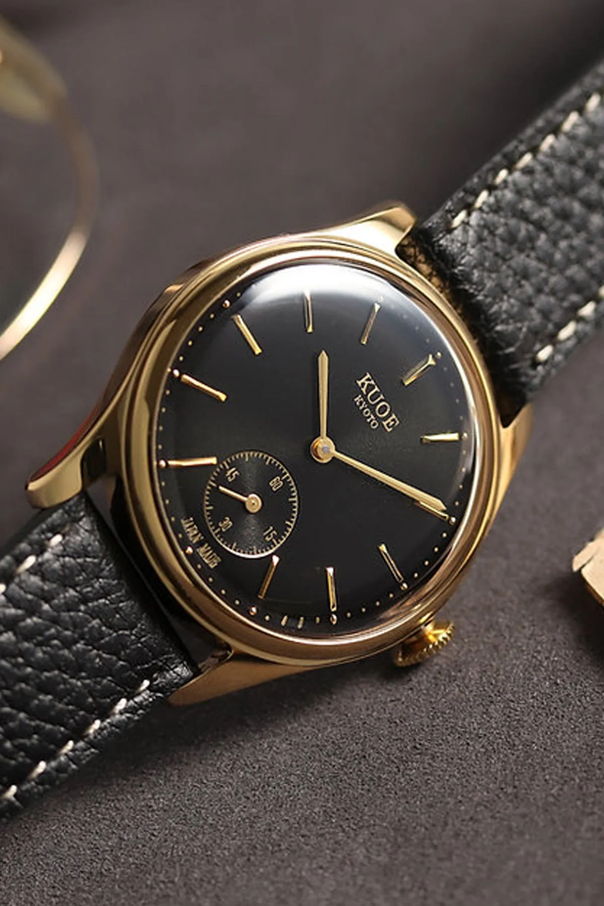 Old Smith - 90-001 - Black Dial/Gold Case - Black Lychee Leather