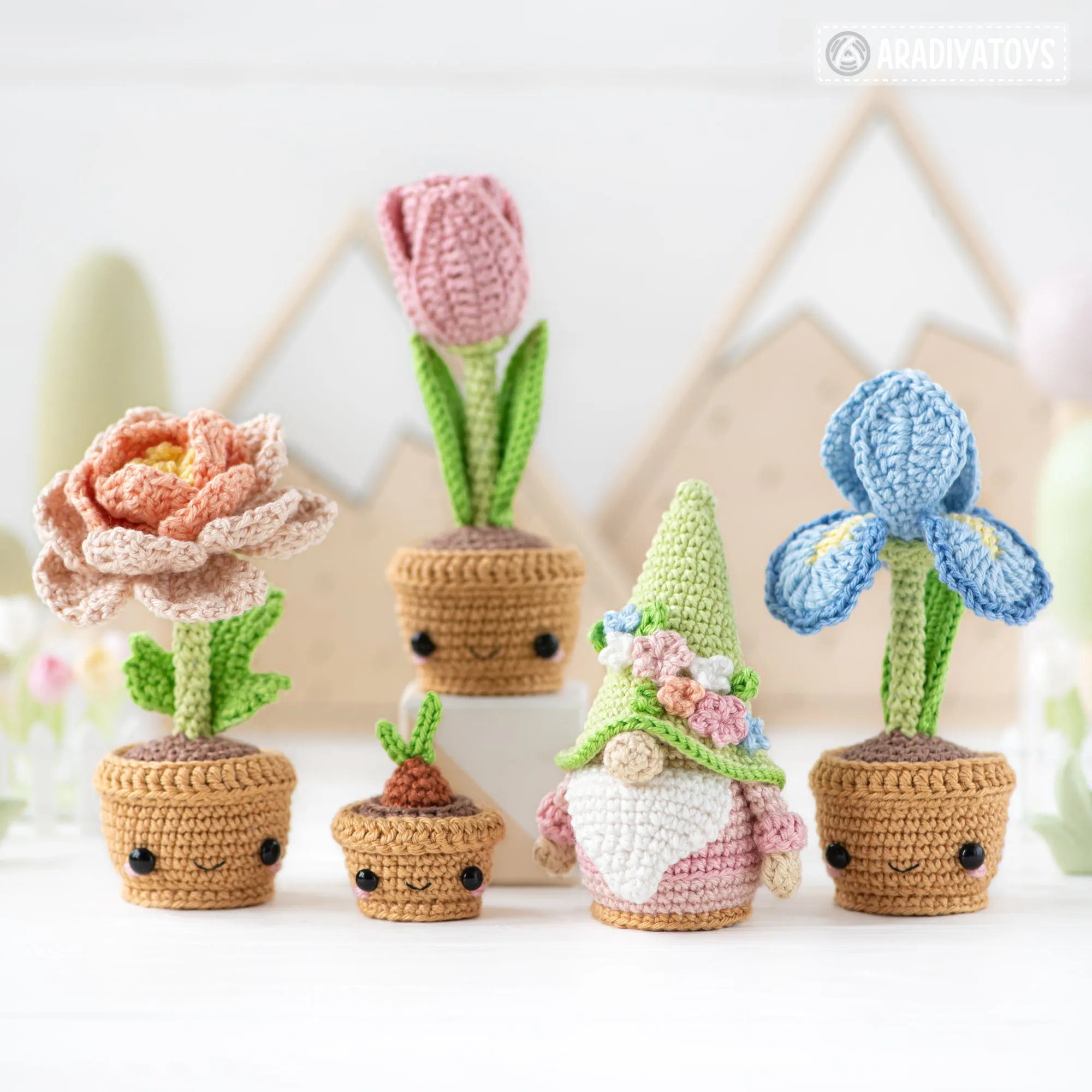 Secret Garden from “Mini Kingdom” collection / crochet patterns by AradiyaToys (Amigurumi tutorial PDF file), crochet flowers, amigurumi gnome, crochet ladybug, amigurumi gardener