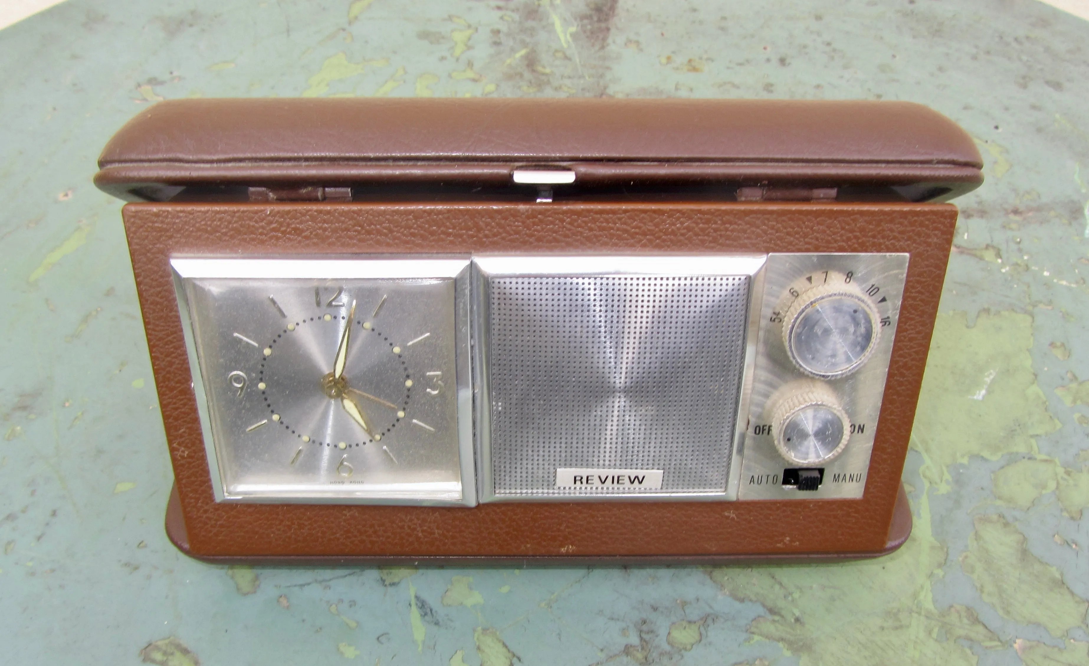 Vintage Review Travel Radio Alarm Clock In A Brown Plastic Case