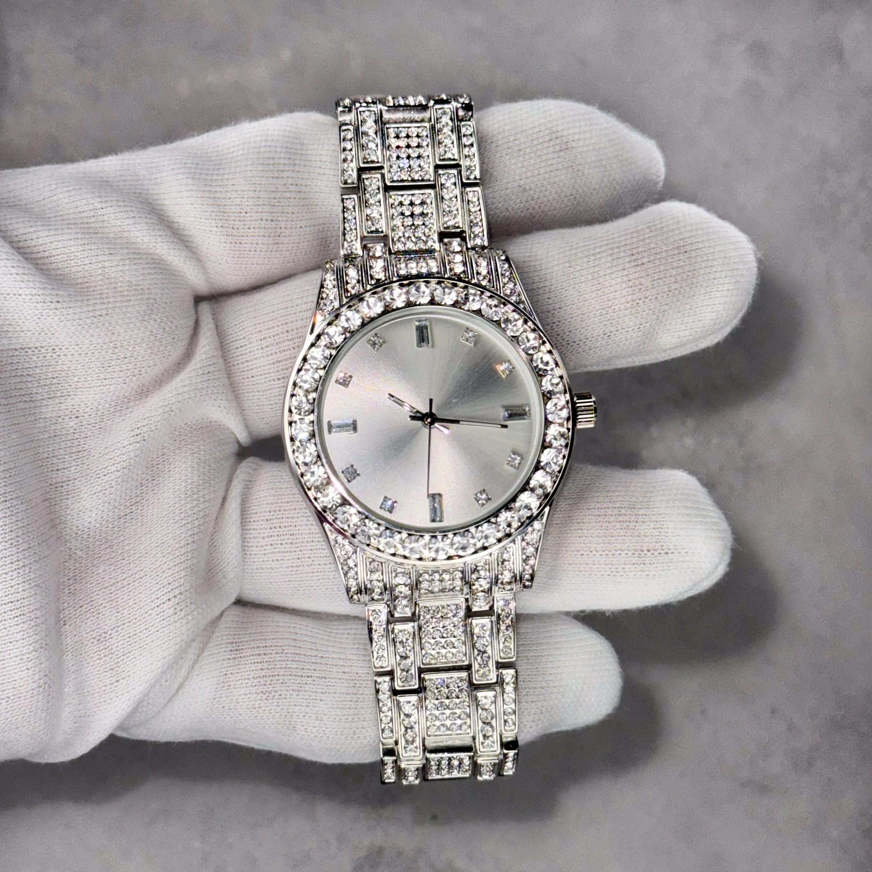 Women's 40mm Diamond Watch with Sleek Baguette Dial - Quartz Movement